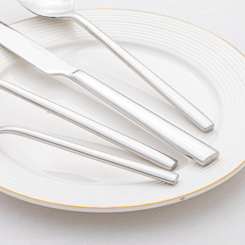 KINGSTONE acabado espejo y diseño elegante, aporta brillo y estilo a cada comida.