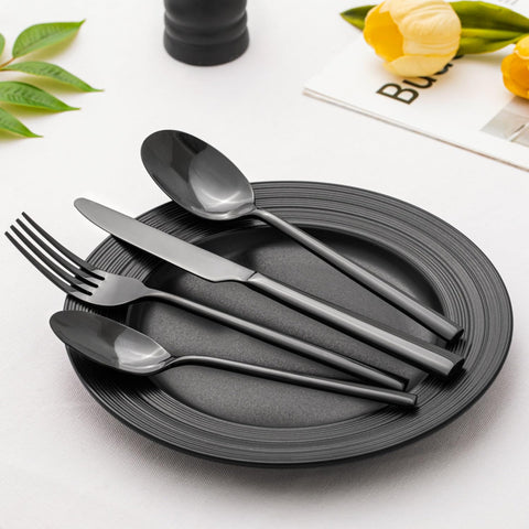 KINGSTONE cucharas de mesa, acabado liso y fácil limpieza.