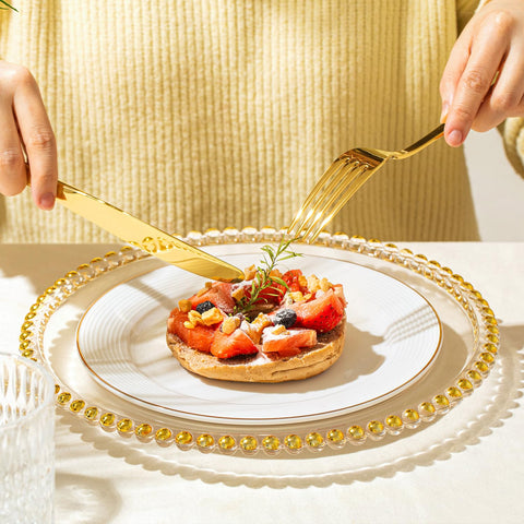 KINGSTONE brillo dorado, ideal para eventos y cenas especiales.