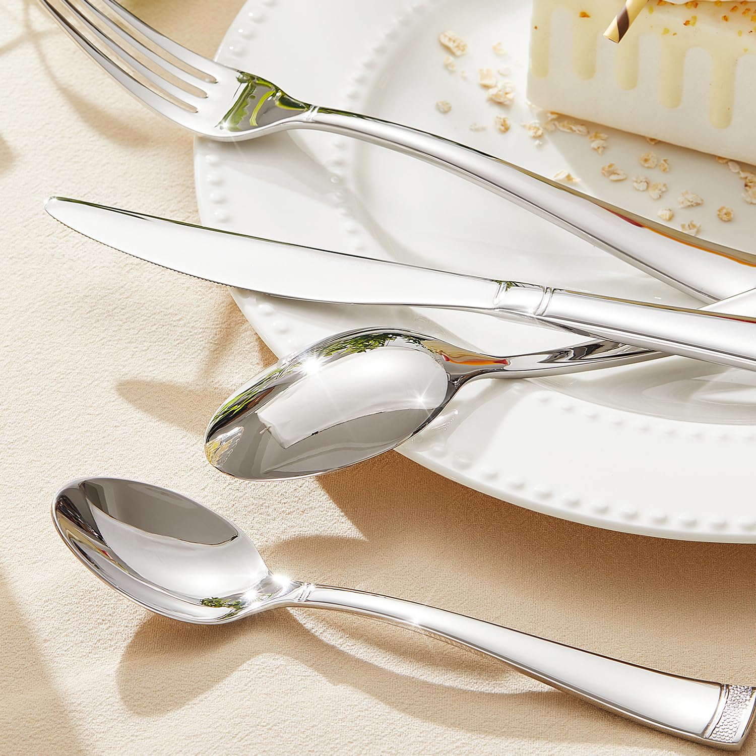 Uso diario: cubiertos KINGSTONE para cocina y cenas en casa con estilo.