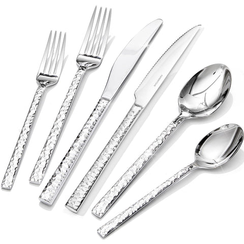 Kingstone juego de cubiertos 36 piezas con diseño martillado para una mesa elegante.
