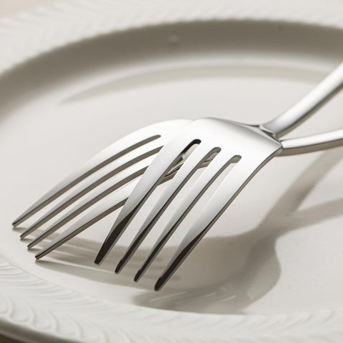 Kingstone Tenedor con bordes suaves para manipulación segura.