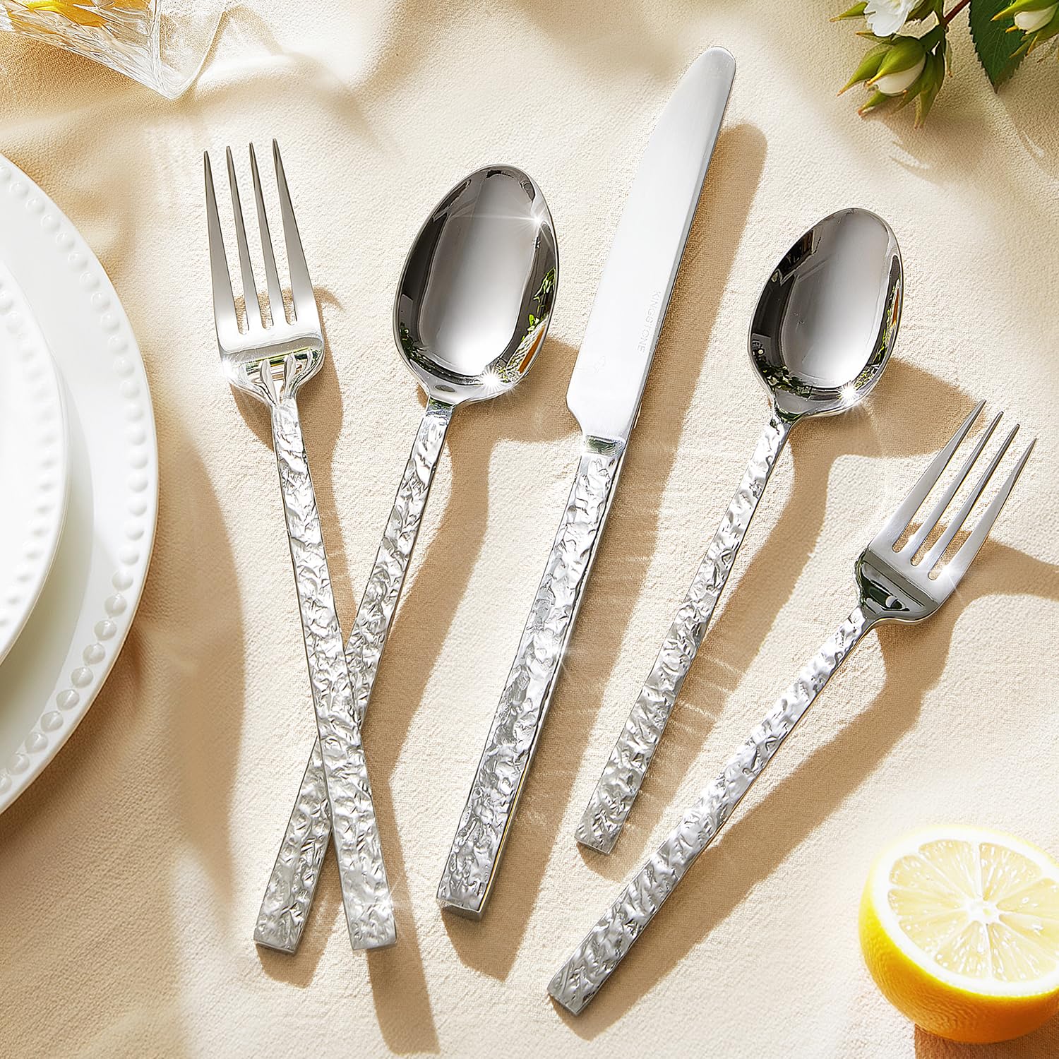 Tenedores KINGSTONE de cena martillados, duraderos para uso diario.
