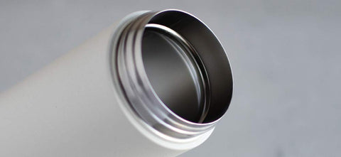 Kinto Dayoff Tumbler uso para trayectos largos, ideal para transporte diario.