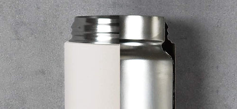 Kinto Dayoff Tumbler diseño de doble pared al vacío, mantiene la temperatura.