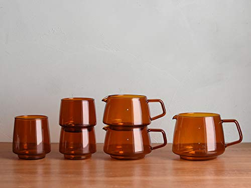 Diseño nostálgico KINTO Sepia que realza la experiencia en la mesa.