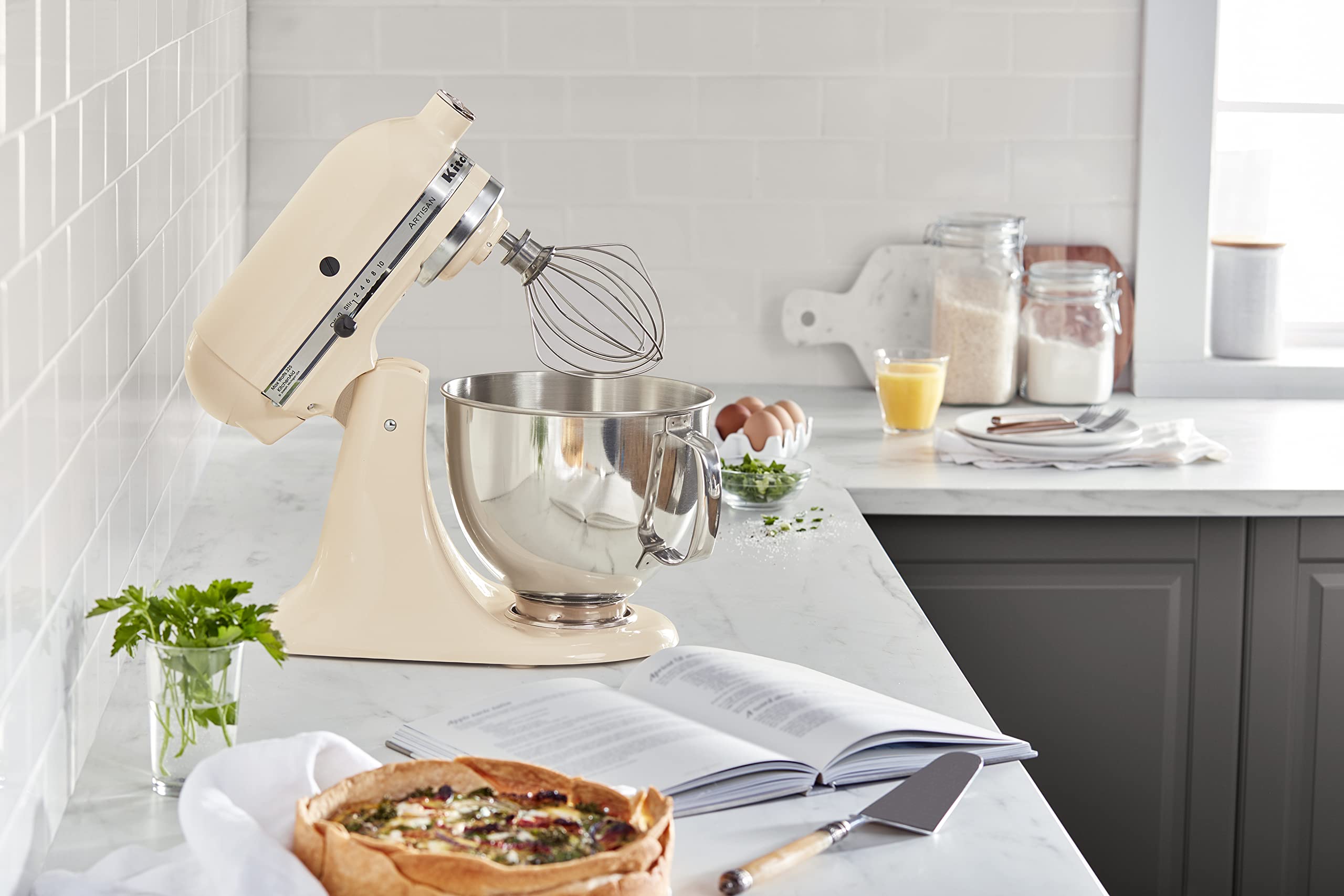 Hub de accesorios en KitchenAid Artisan, amplía funciones con utensilios compatibles