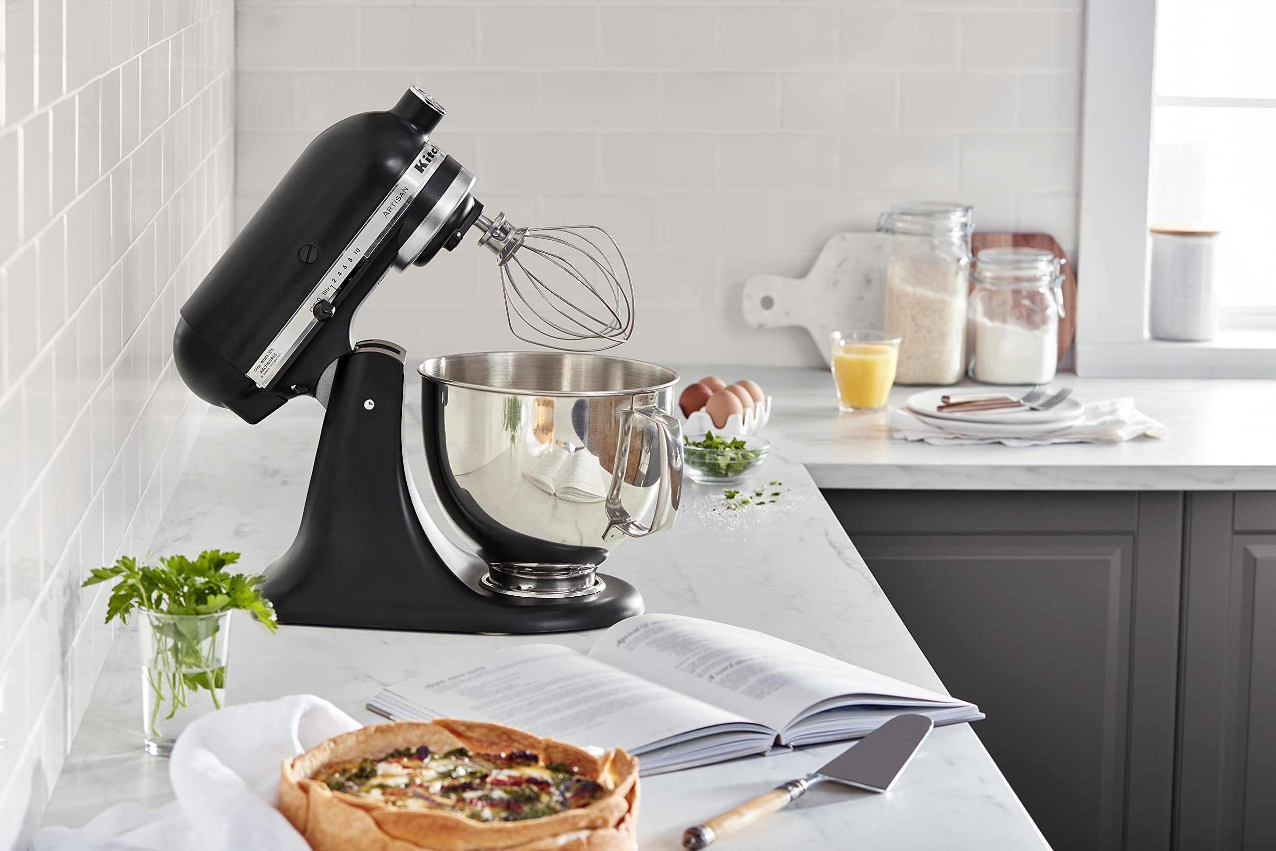 KitchenAid: 10 velocidades para batir, mezclar y emulsionar con control.