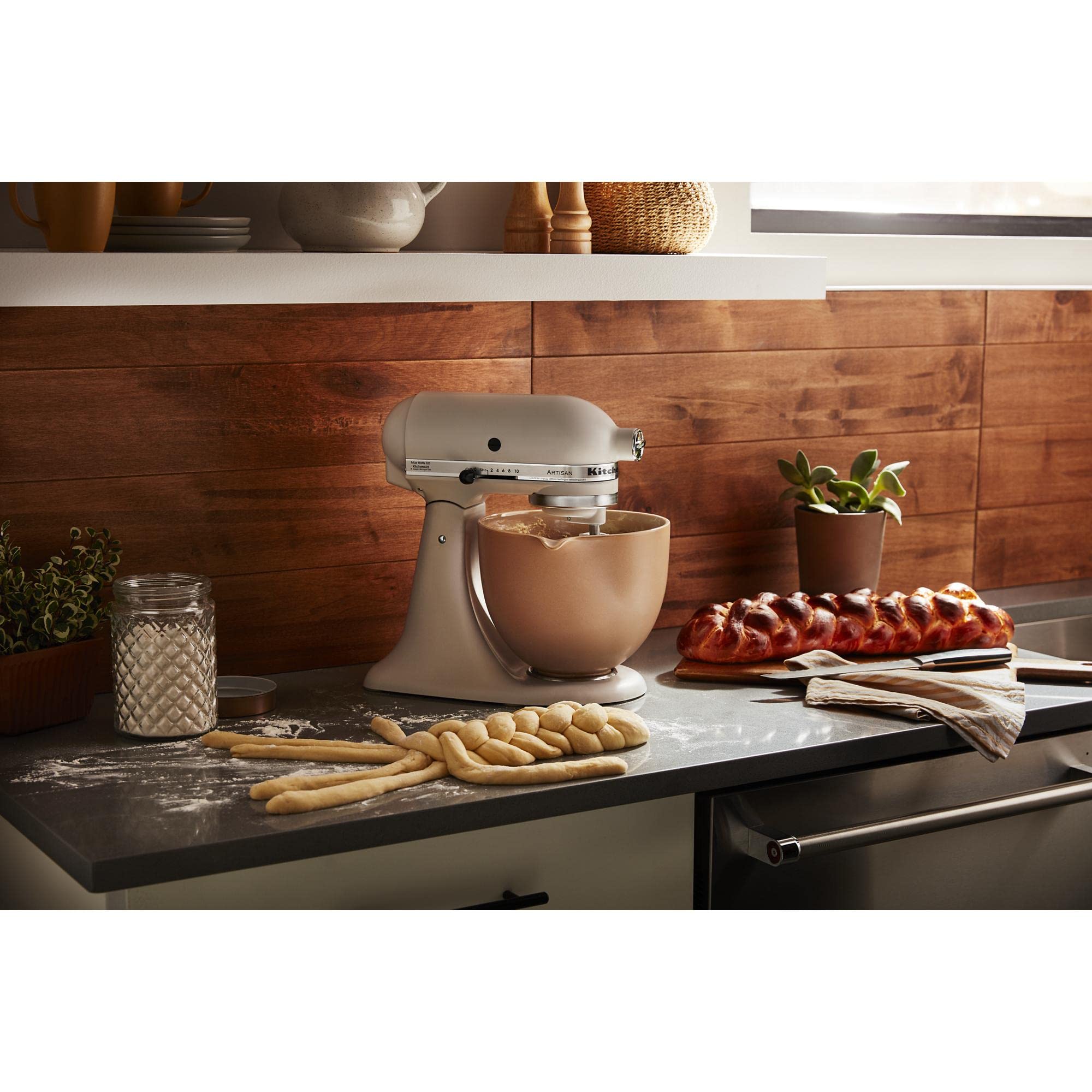 Tazón cerámico KitchenAid 5 cuartos apto para horno para templar chocolate.