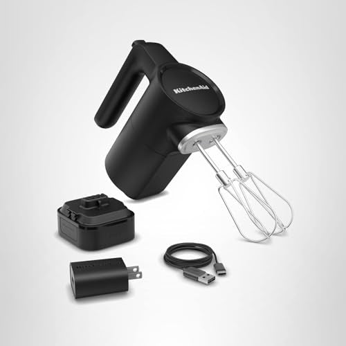 KitchenAid Go en cocina con accesorios de acero inoxidable