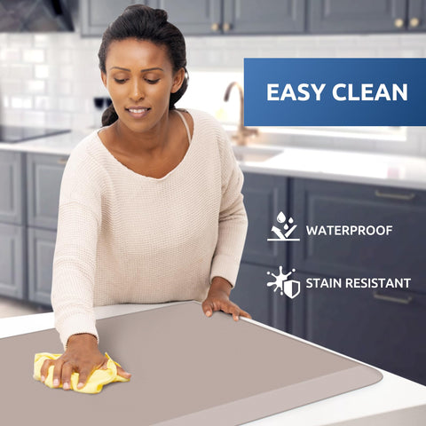 Superficie impermeable KitchenClouds, fácil de limpiar, ideal para derrames en cocina.