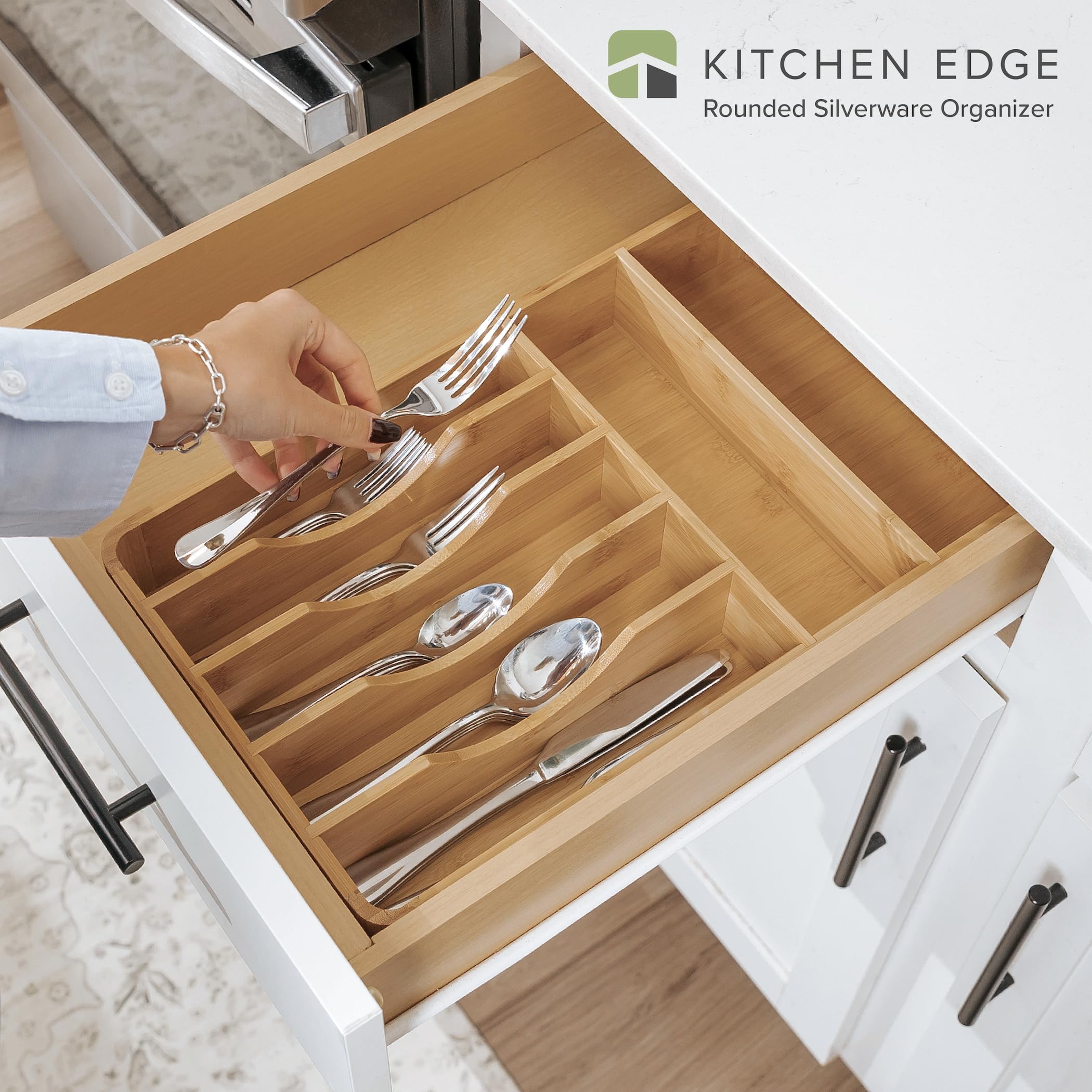 KitchenEdge con cinco secciones facilita clasificar cubiertos de forma clara.