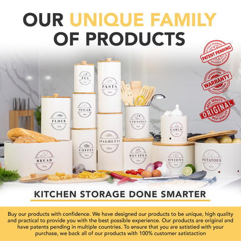 Kito LIVING escena de cocina en blanco con latas organizadas.