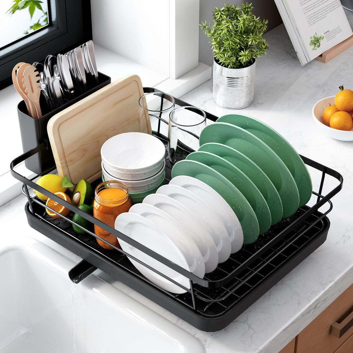 Kitsure escurridor de platos de acero inoxidable para ahorro de espacio en la cocina.