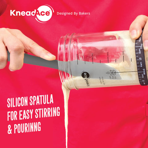 KNEADACE cubierta de tela tejida aporta protección y estilo al contenedor.