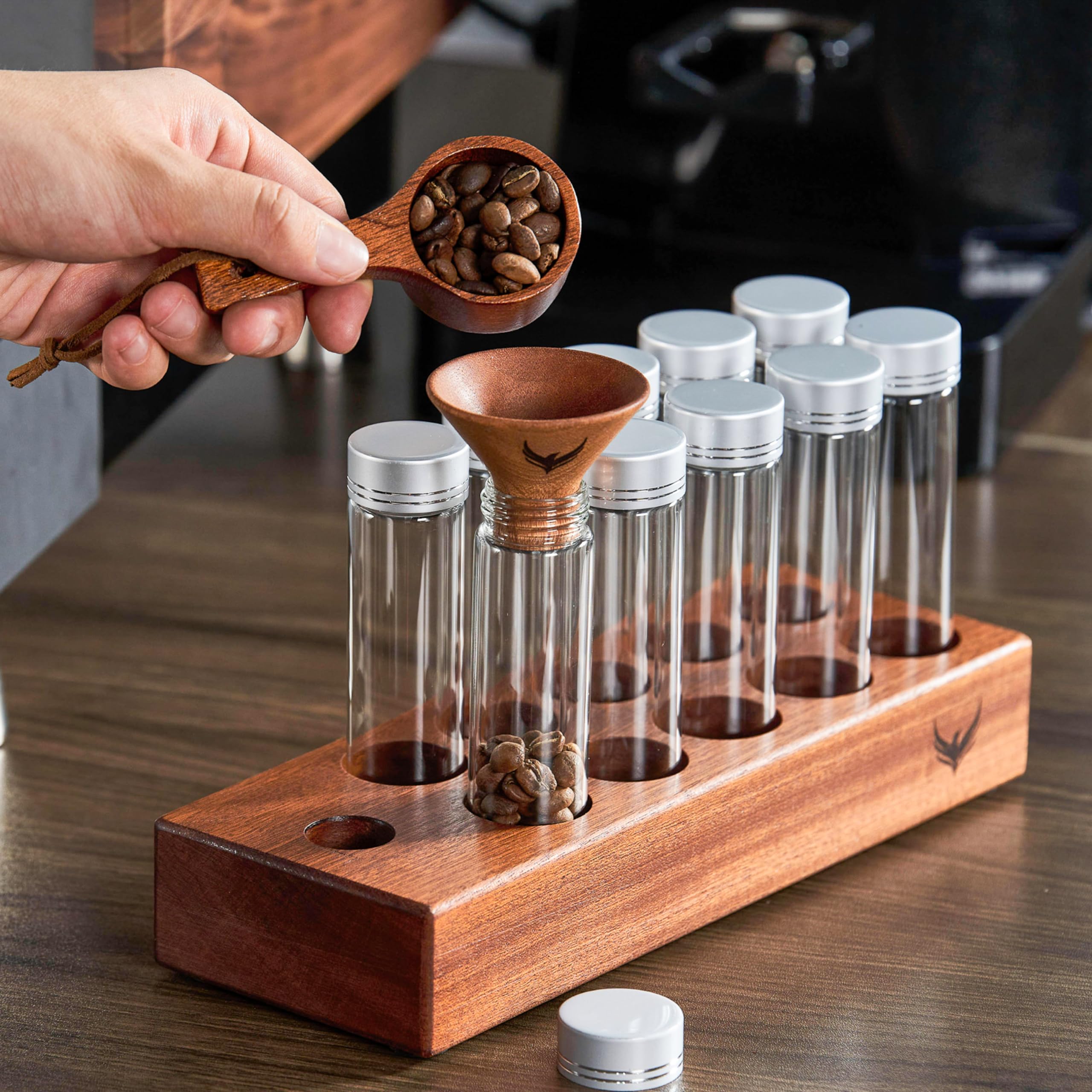 KNODOS base organizador madera base estable para ordenar tus tubos.
