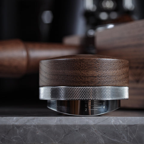 Knodos distribuidor espresso acabado acero inoxidable, durabilidad para uso diario.