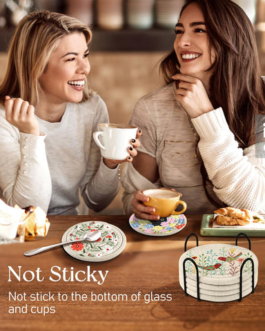 Kokaaee posavasos conjunto 4 en mesa, ideal para café y té.