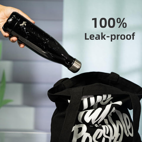 Botella Konokyo en mochila, ejemplo práctico para hidratar durante viajes