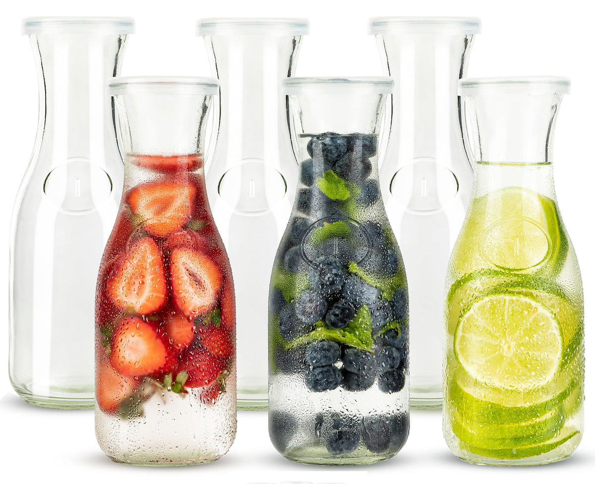 Jarras de vidrio KooK de 6 piezas listas para servir bebidas.