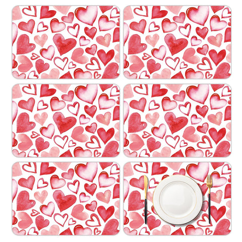 KOPOOEOE mantel con corazones en acuarela para cenas románticas.