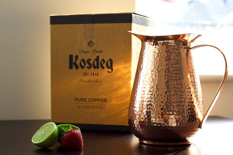 Kosdeg jarra de cobre con tapa pura, protege la bebida.