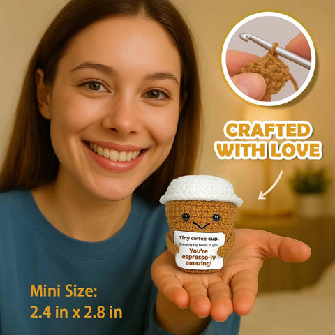 Krinisou decoración de escritorio divertida con taza de ganchillo.