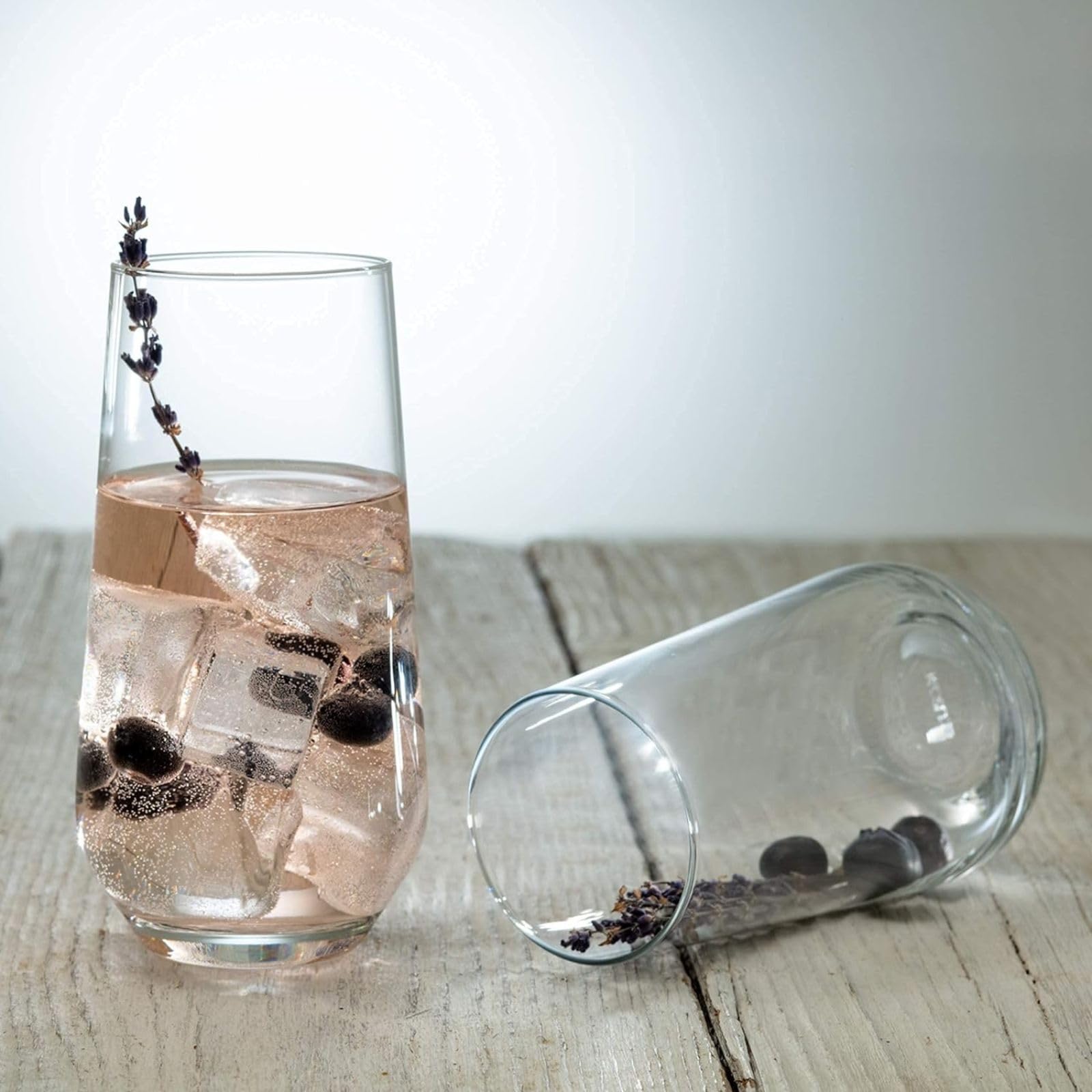 Conjunto de 6 vasos para agua y bebidas frías.
