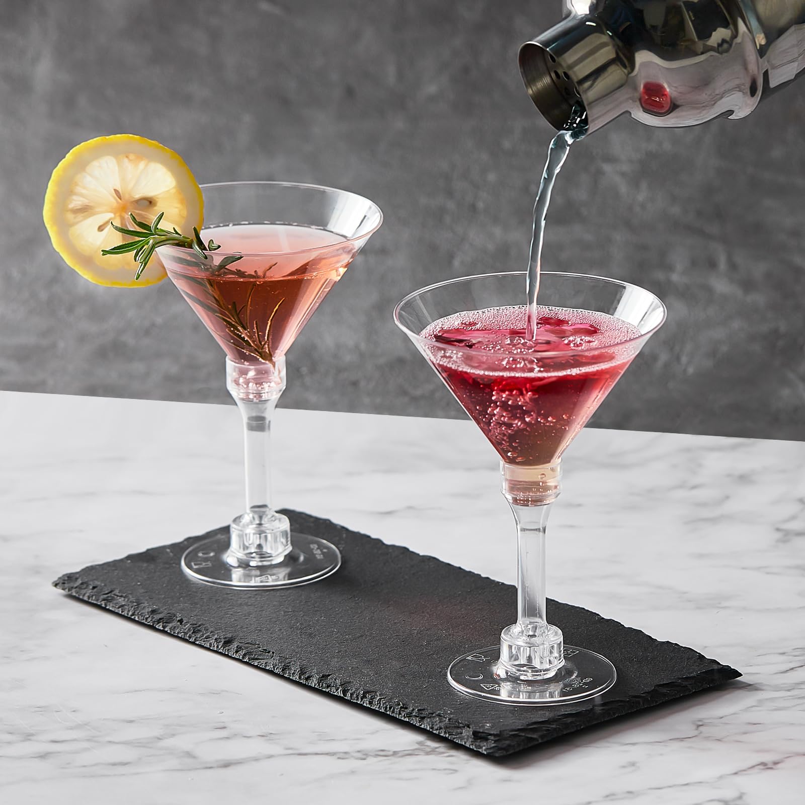 Vaso martini desechable Kucoele 147 ml apto para vino y champán.