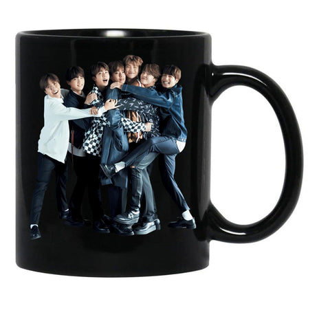 Taza Kugibnbs negra de café 11 oz lista para empezar el día