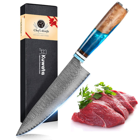Cuchillo Kuwata con hoja damascena para cortes precisos.
