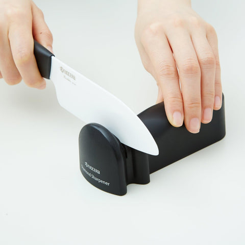 KYOCERA afila cuchillos cerámicos y de acero con precisión estable
