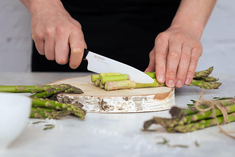 Hoja cerámica Kyocera; filo ultra afilado que no mancha alimentos.