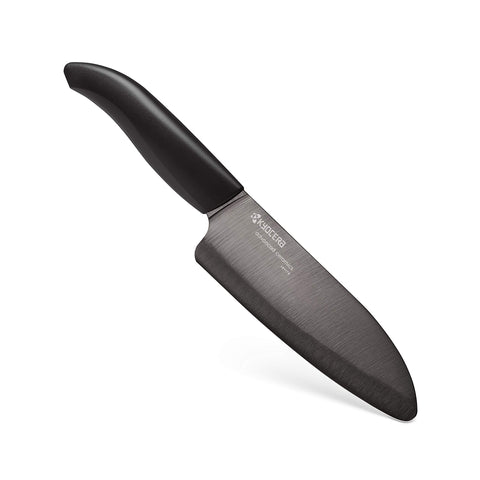 Cuchillo Kyocera Revolution Santoku, mango ergonómico, control preciso en la cocina diaria.