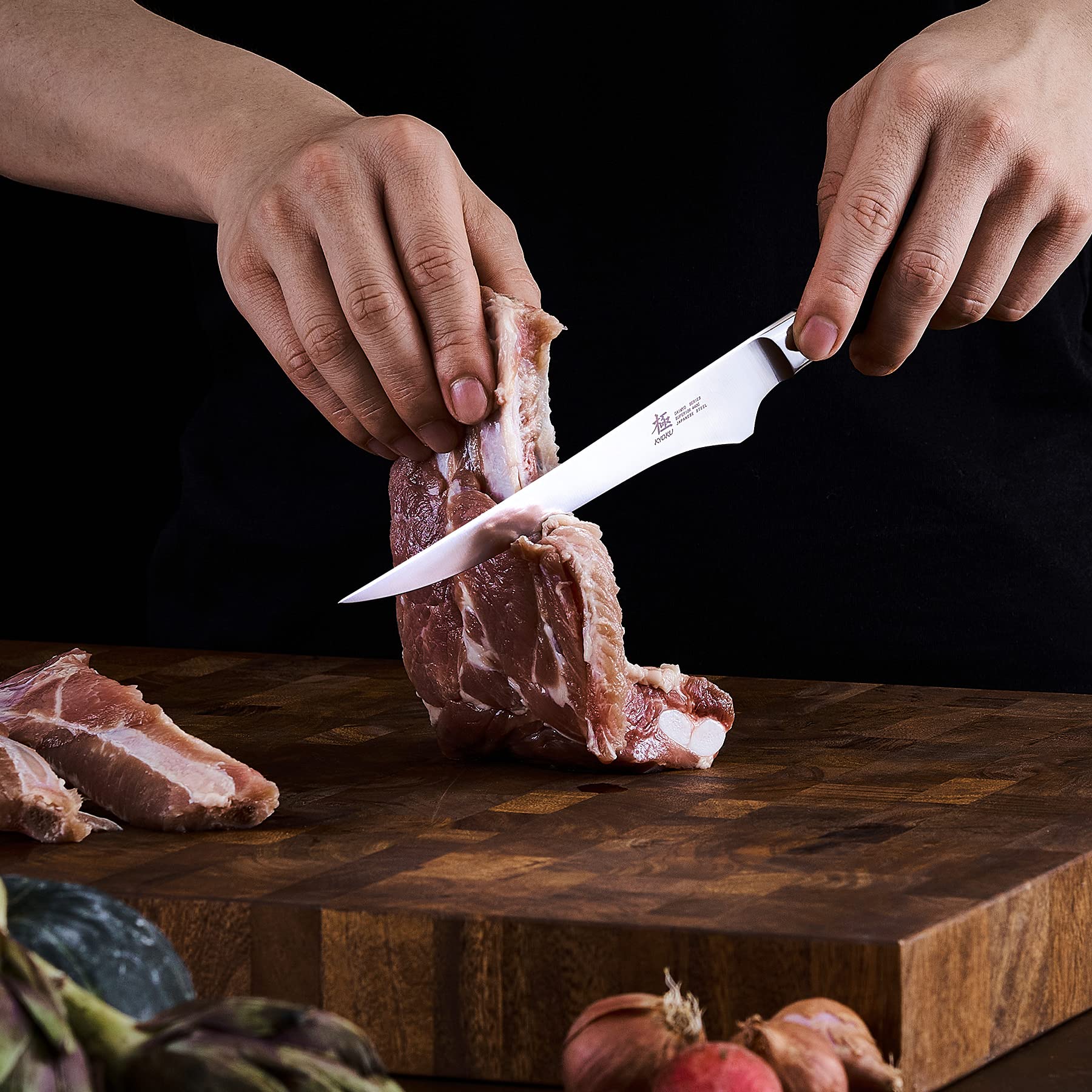 Corte preciso de carnes con la hoja de 6,5 pulgadas y borde afilado.