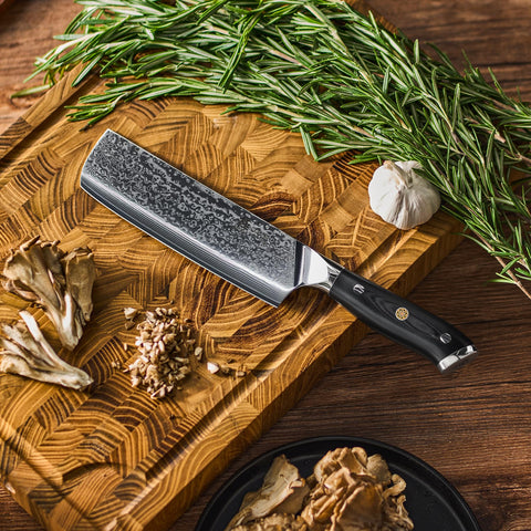 KYOKU Nakiri para uso diario en la cocina.