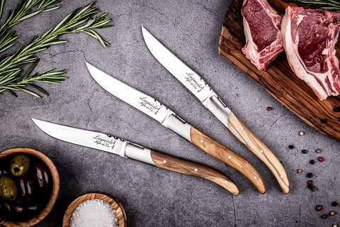 Cuchillo no apto para lavavajillas, cuidado recomendado a mano.