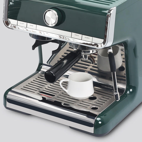 Soporte metálico apilable Lareina, mantiene tazas y platillos ordenados en la encimera.