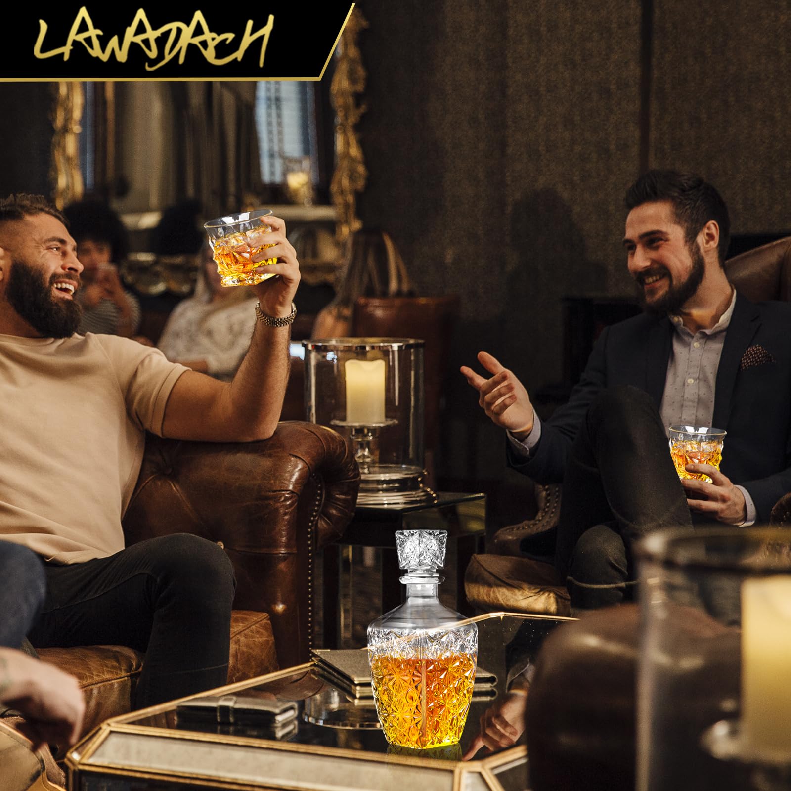 LAWADACH decantador: acabado de cristal elegante que realza cualquier barra en casa.