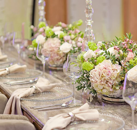 Lawei plato cargador para eventos especiales mejora la estética de la mesa.