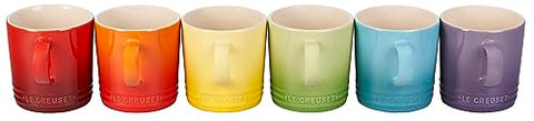 Acercamiento al esmalte resistente de Le Creuset, no poroso y fácil de limpiar.