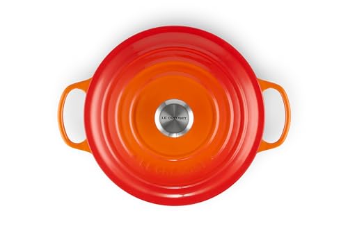 Le Creuset asa-bucle ancha facilita un agarre seguro al trasladar la olla.