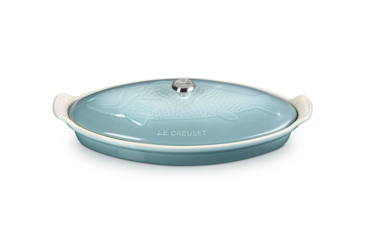 Le Creuset bandeja ovalada para pescado, cocción uniforme y presentación elegante.