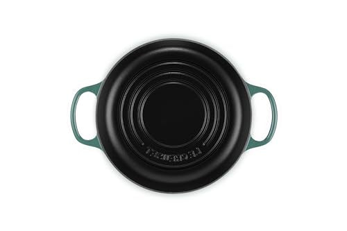 Le Creuset base baja facilita dorado uniforme en hogaza Artichaut.