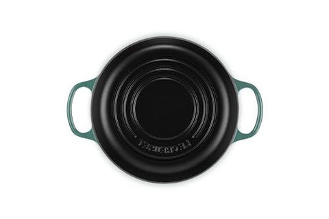 Le Creuset base baja facilita dorado uniforme en hogaza Artichaut.
