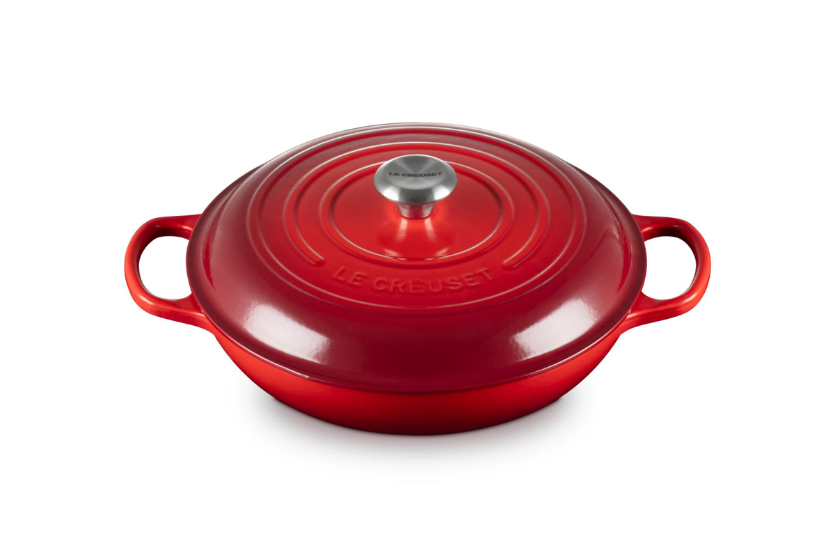 Braiser Le Creuset con base ancha para dorar y sellar ingredientes