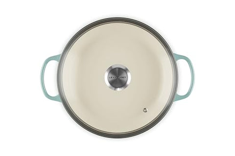 Interiores esmalte claro de Le Creuset facilita monitorear cocción
