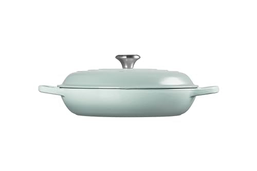 Le Creuset Braiser tapa ergonómica facilita manipulación segura.