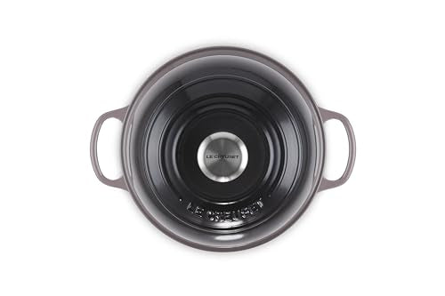 Le Creuset Horno de Pan interior esmaltado, resiste pegarse y facilita la limpieza.