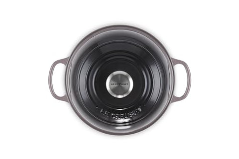 Le Creuset Horno de Pan interior esmaltado, resiste pegarse y facilita la limpieza.